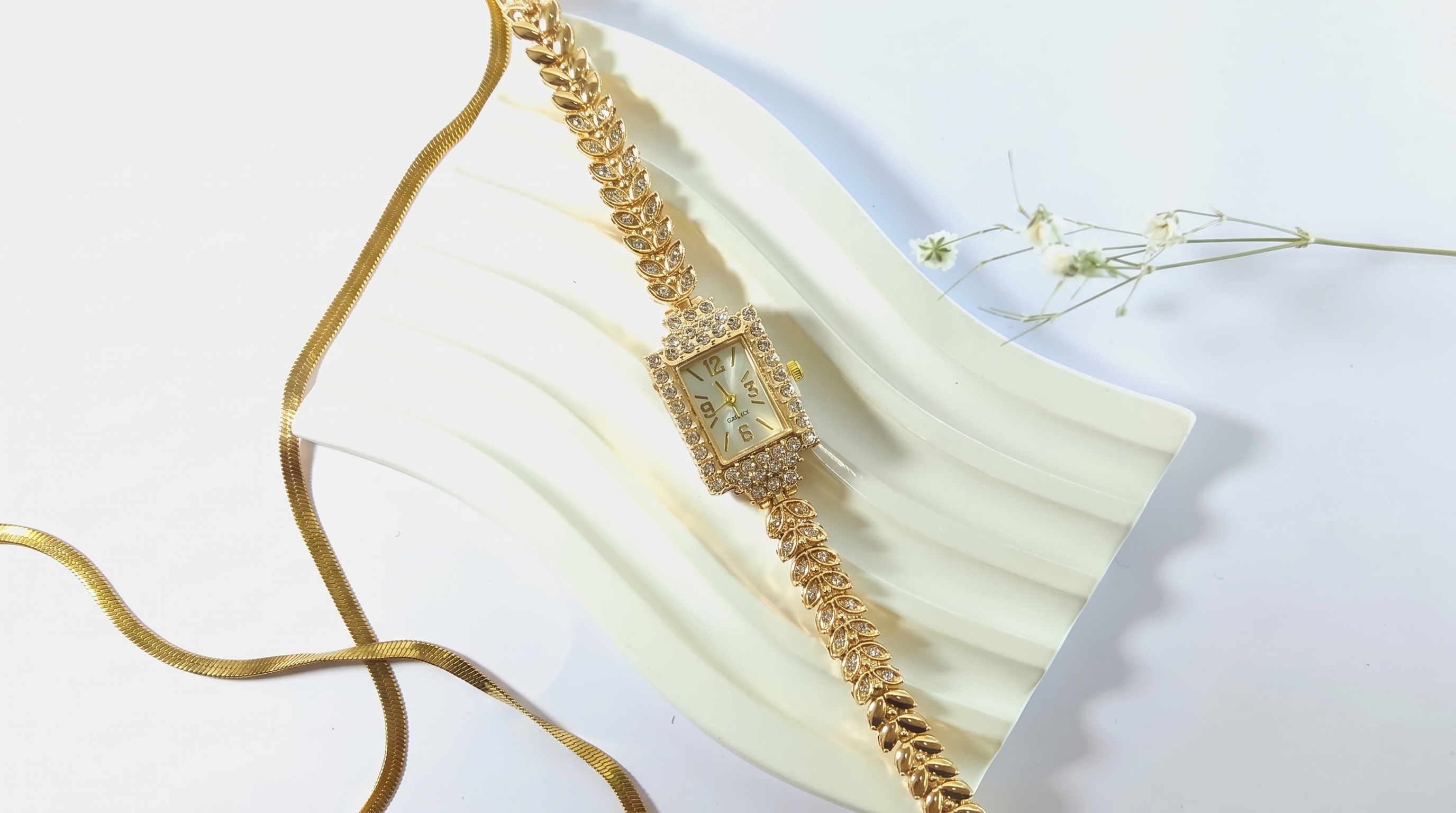 Korean Leaf Shape Womens Watch Black  Elegant Imported Fashion Timepiece